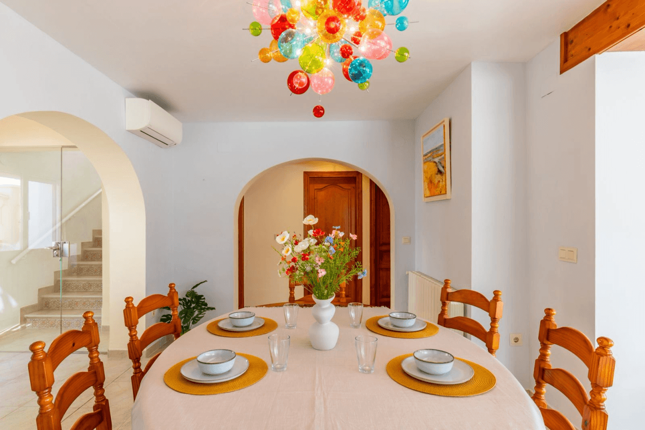 Villa de 3 chambres avec des vues spectaculaires sur la mer à vendre à Benimeit - Moraira, Costa Blanca.