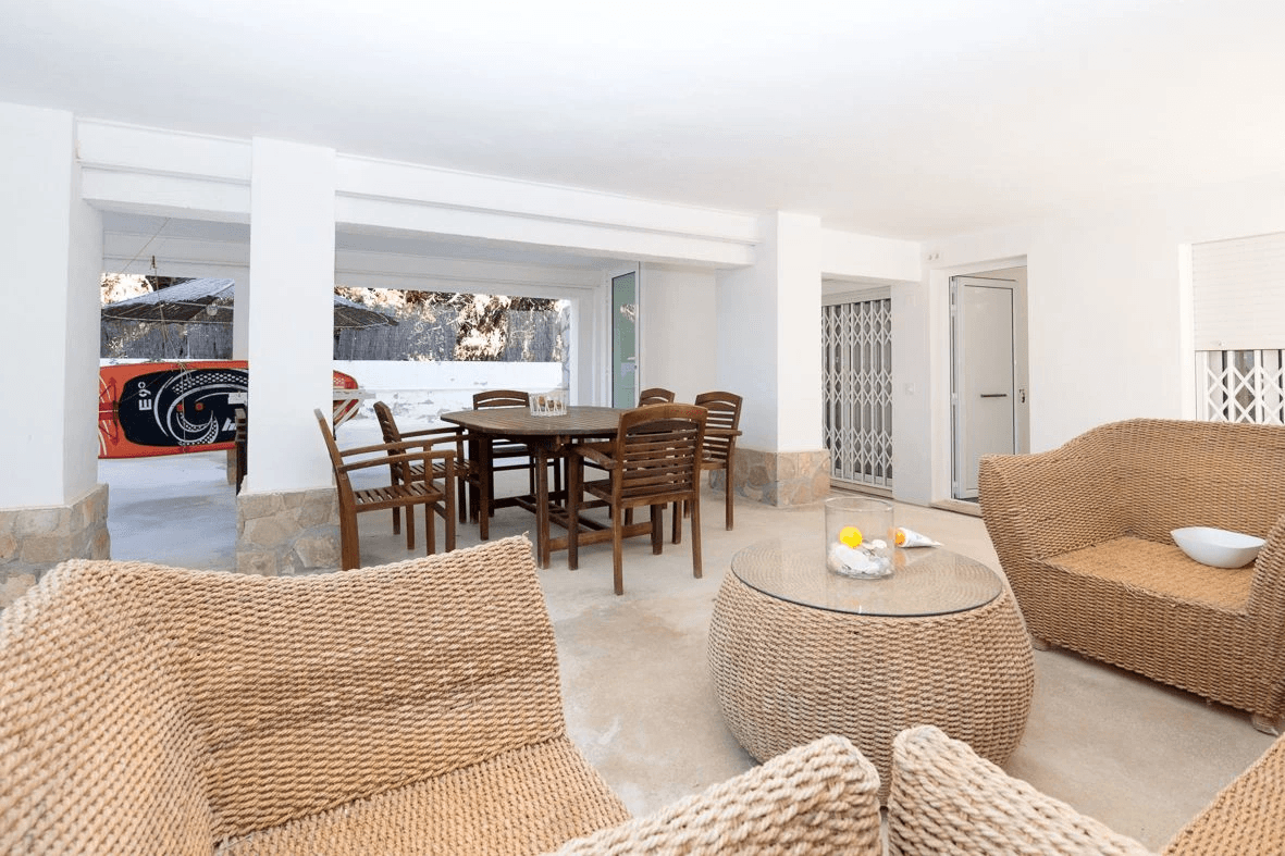 Large luxury villa on the beachfront of Dénia.