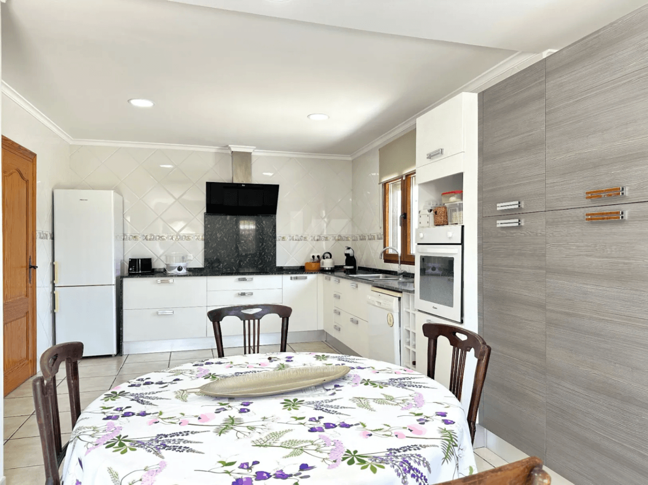 Mediterranean-style villa for sale in Teulada-Moraira, Costa Blanca.