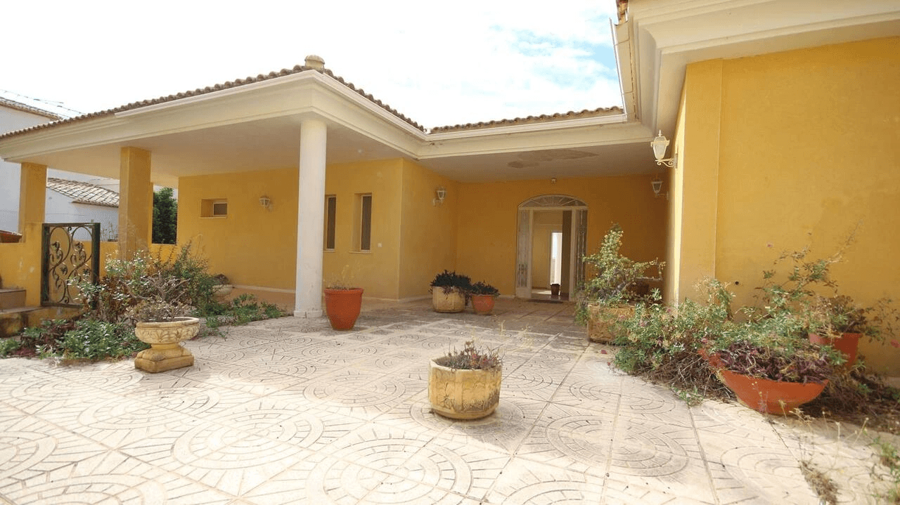 Villa for sale in Altea