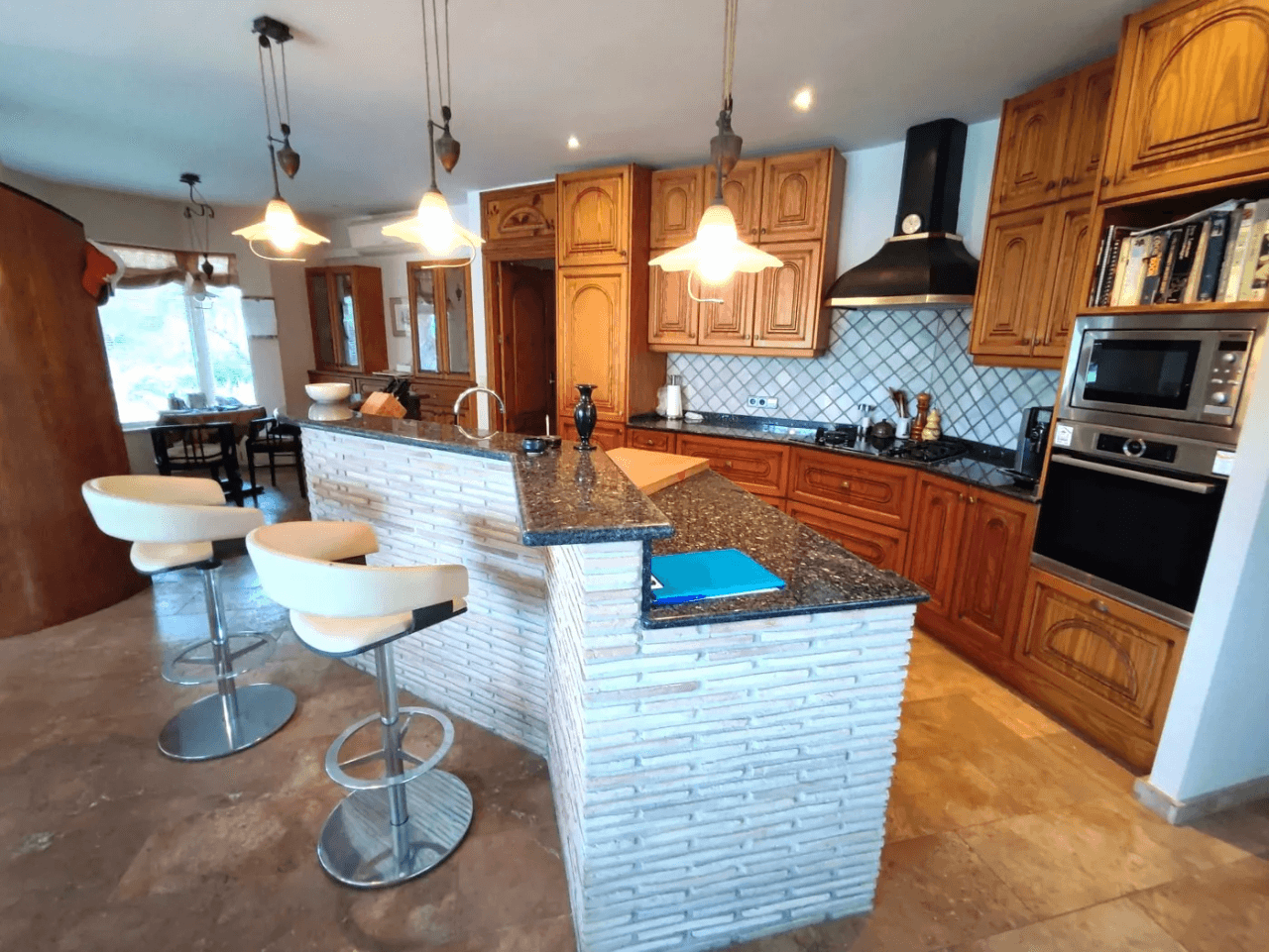Country Villa with 4/6 bedrooms, pool, Els Poblets