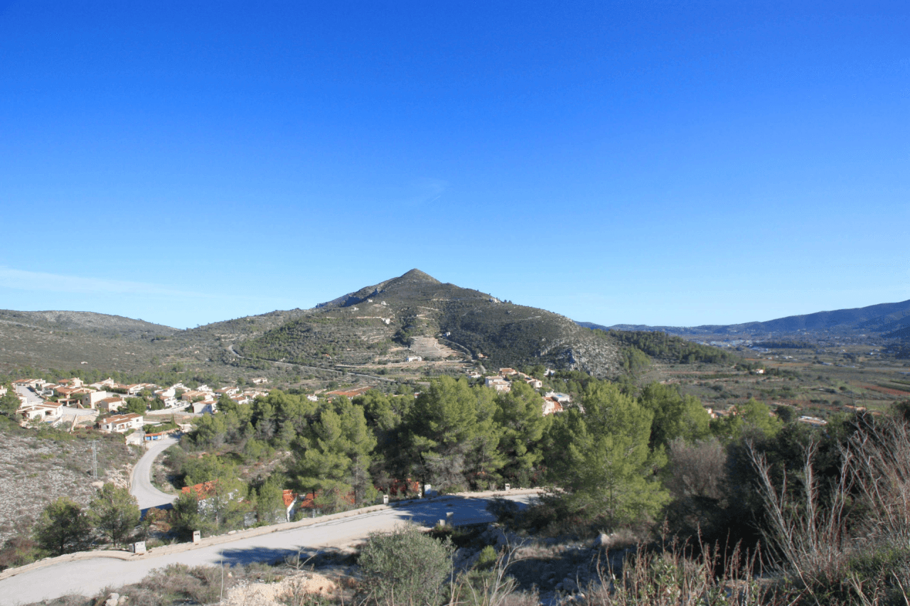 Spectacular villa with minimalist design for sale in Alcalali