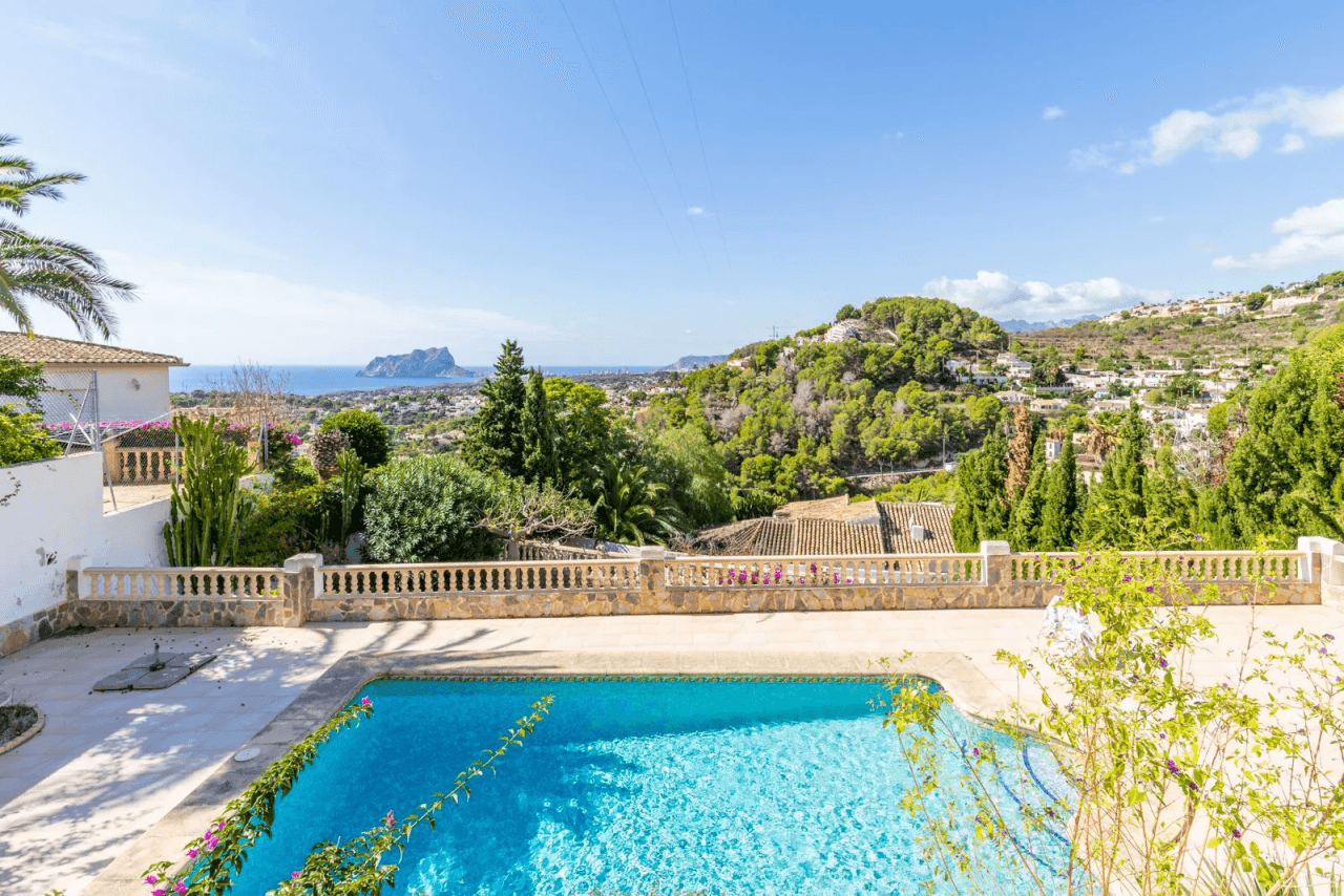 Villa de 3 chambres avec des vues spectaculaires sur la mer à vendre à Benimeit - Moraira, Costa Blanca.