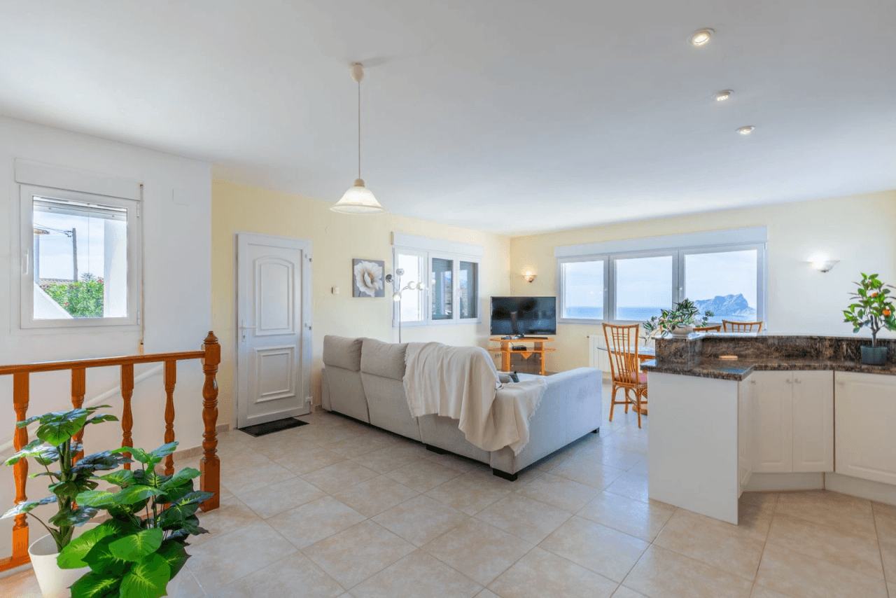 Villa de 3 chambres avec des vues spectaculaires sur la mer à vendre à Benimeit - Moraira, Costa Blanca.