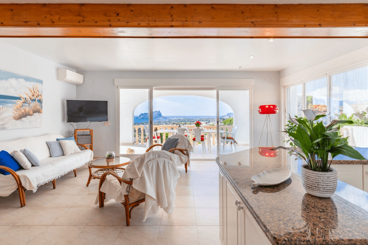 Villa de 3 chambres avec des vues spectaculaires sur la mer à vendre à Benimeit - Moraira, Costa Blanca.