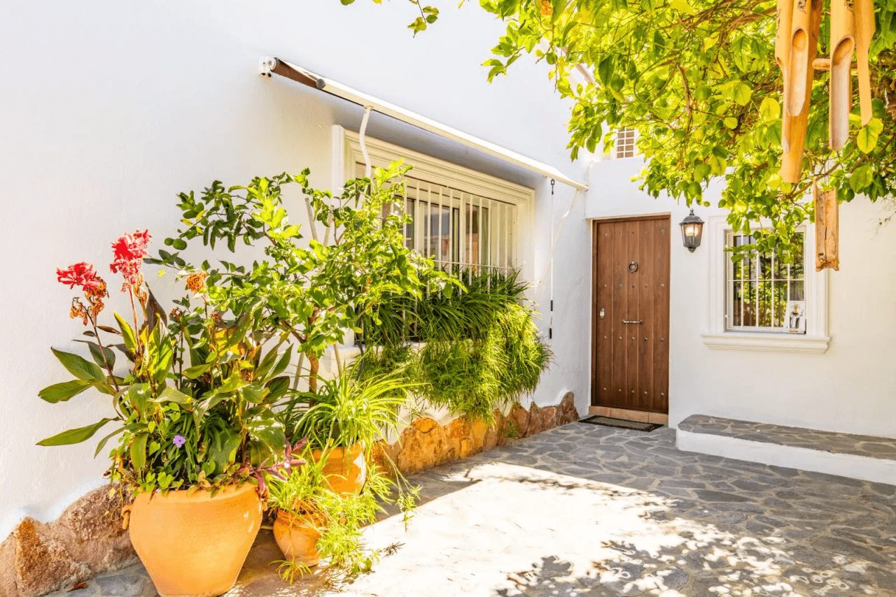 Mediterranean style villa just 300 meters from the sea in Baladrar, Benissa.