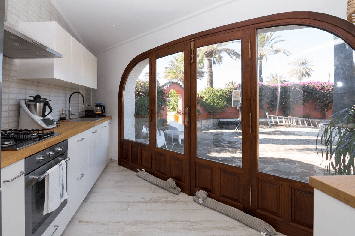 Mediterranean villa with large plot.