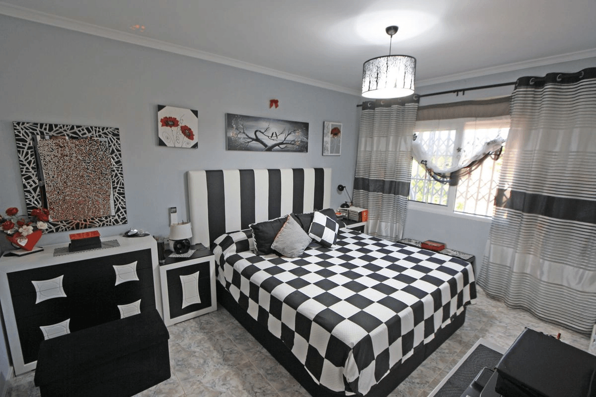 Finca-Villa of 11.310 m2 at 400 m from the beach