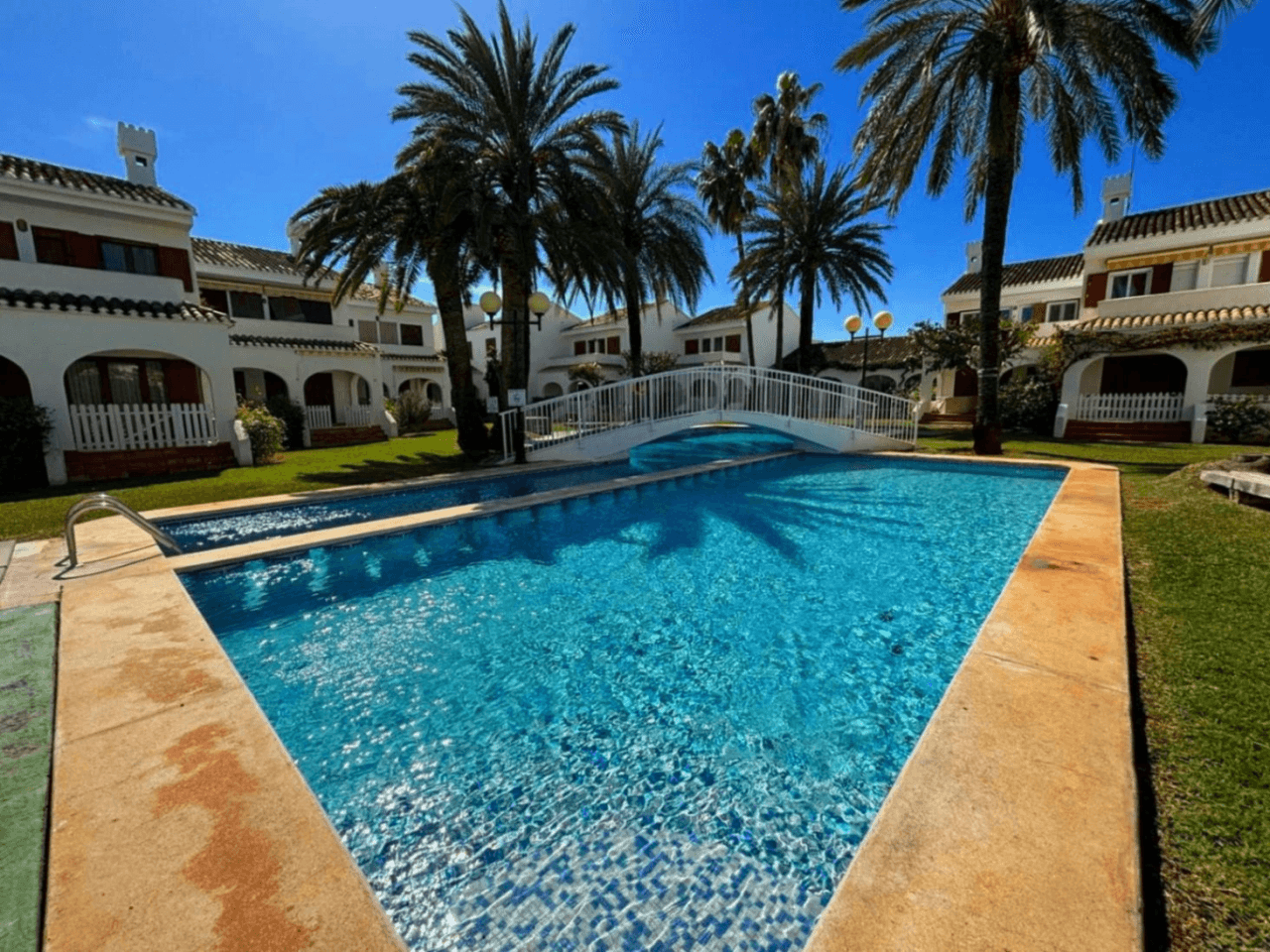 Maison Mitoyenne à la vente à Denia, Alicante