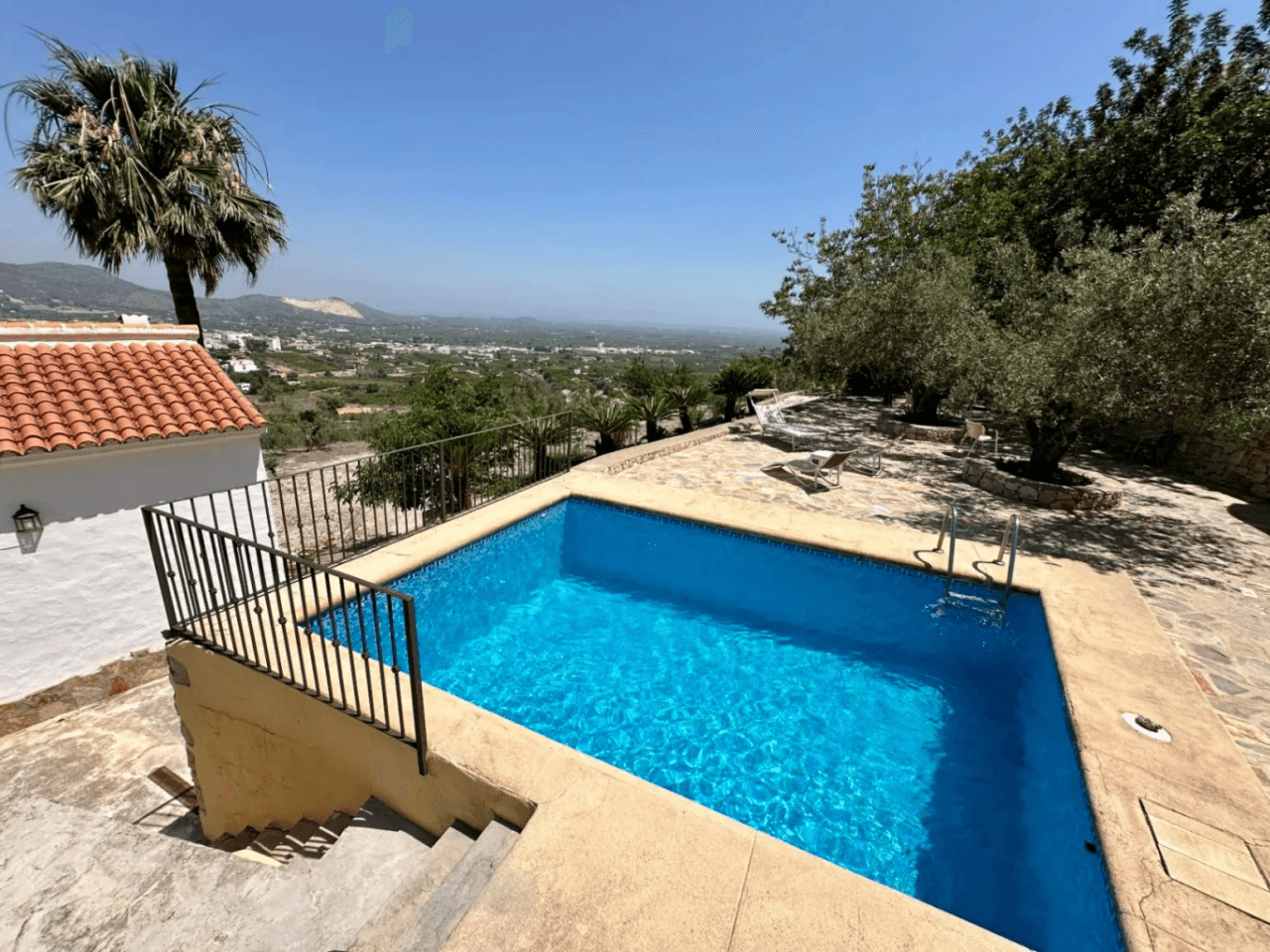 Country house for sale in Pego