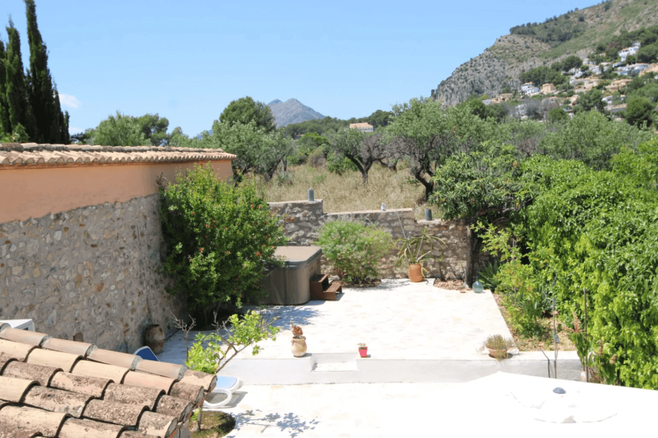 Spectacular style finca villa for sale in Alcalali