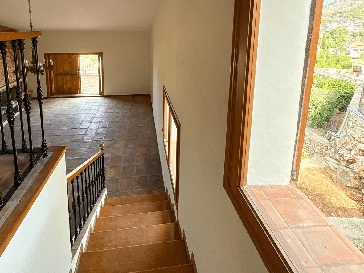 Stunning villa with sea views in Dénia.
