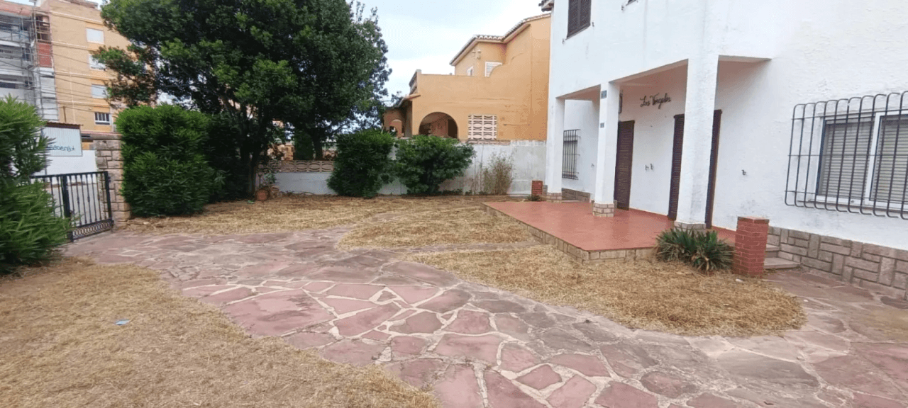 CHALET IN PLAYA DEVESES - DENIA