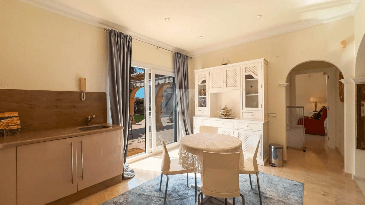 Luxury villa for sale in Moraira with sea views.