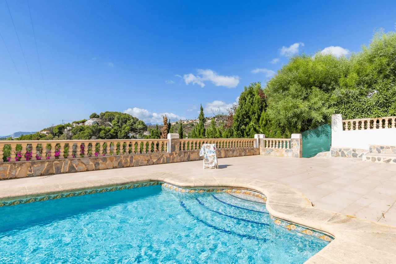 Villa de 3 chambres avec des vues spectaculaires sur la mer à vendre à Benimeit - Moraira, Costa Blanca.