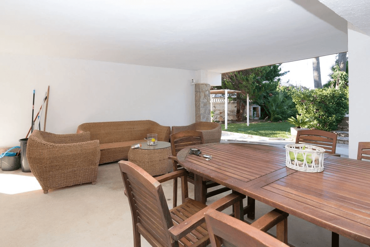 Large luxury villa on the beachfront of Dénia.