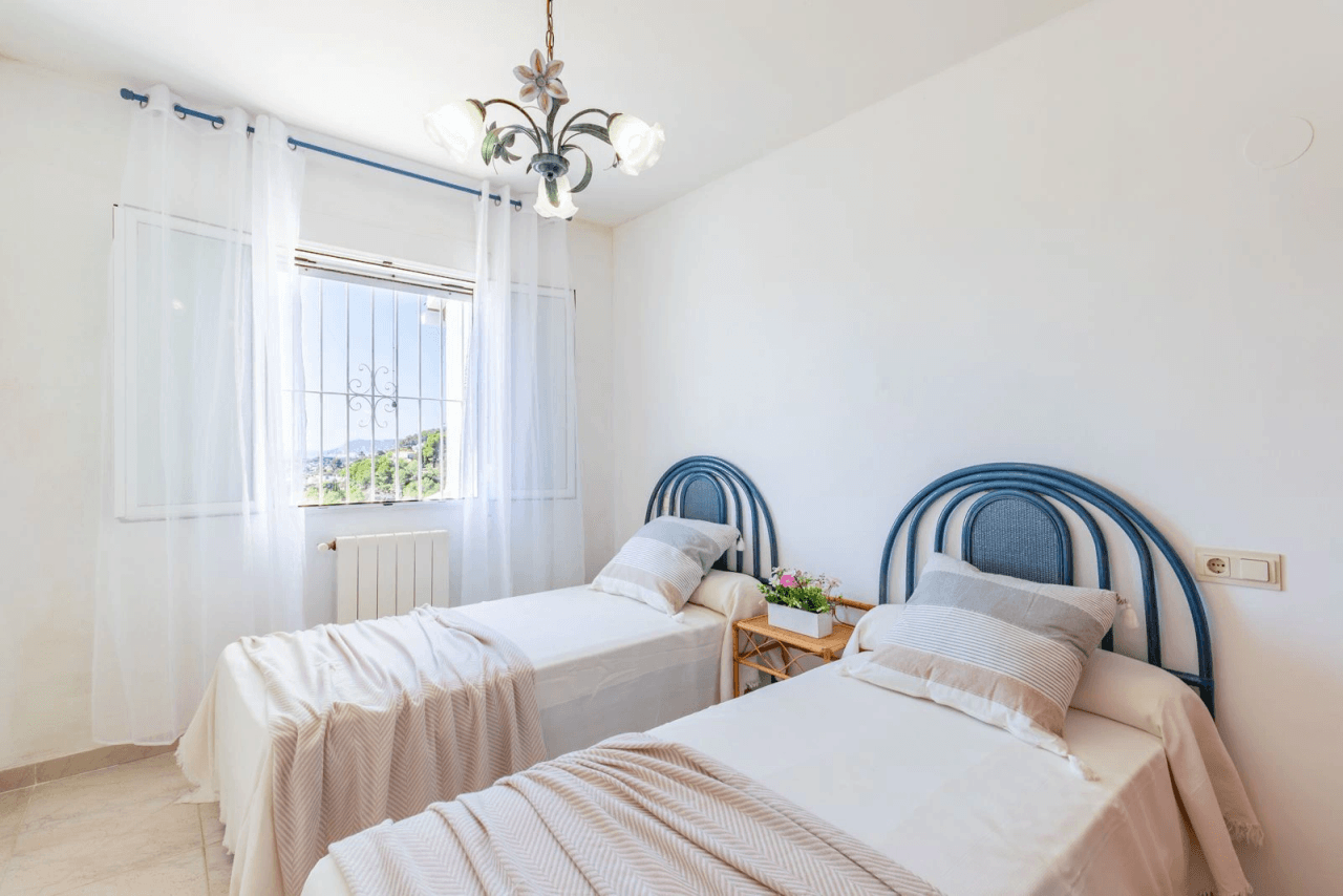 Villa de 3 chambres avec des vues spectaculaires sur la mer à vendre à Benimeit - Moraira, Costa Blanca.
