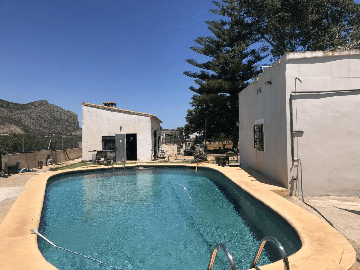 Ondara. Spacious cottage with swimming pool for sale