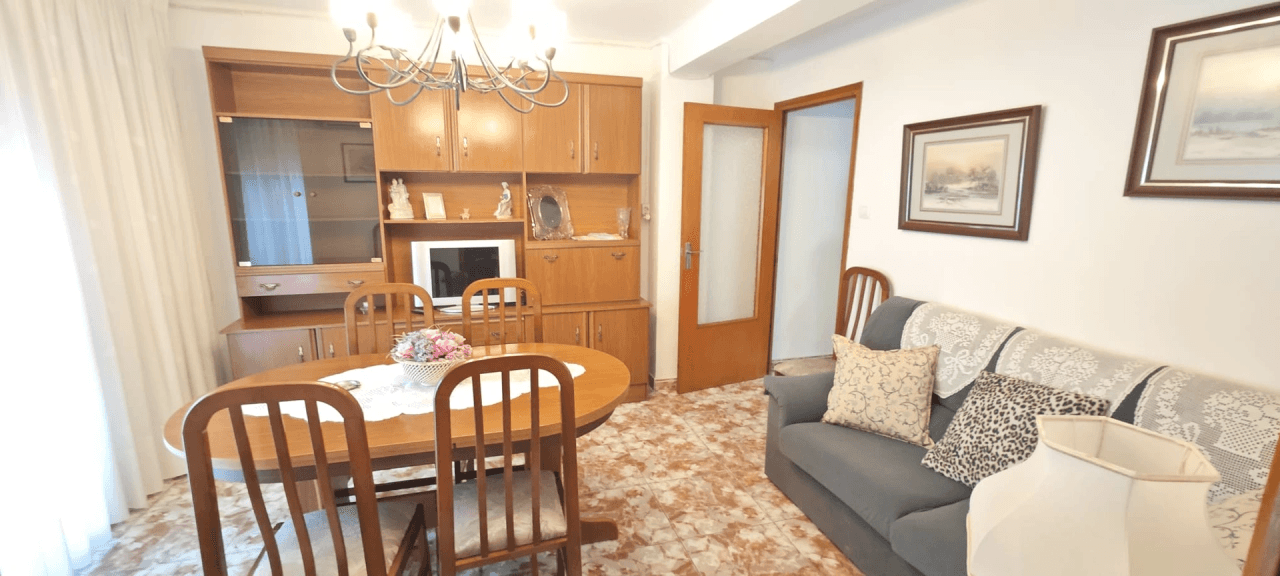 CENTRAL APARTMENT in DENIA with 3 Bedrooms, Terrace, and Elevator.