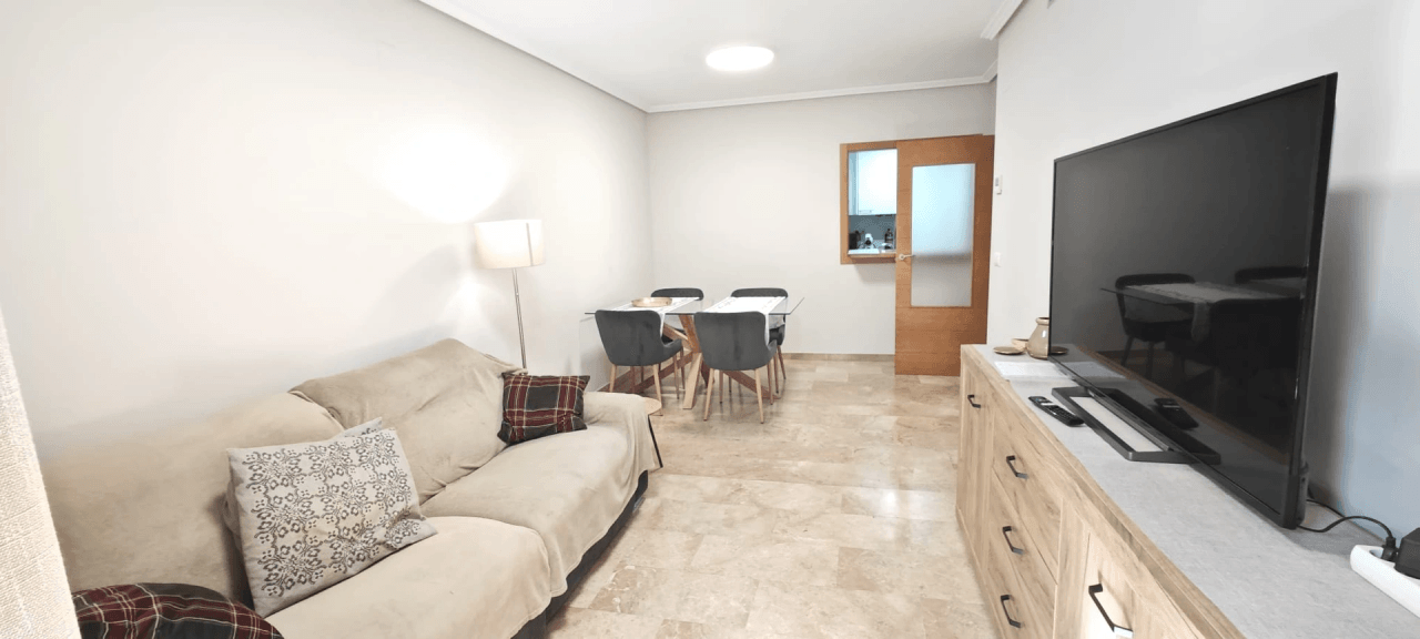 APARTMENT READY TO MOVE IN NEAR THE PORT AND CENTER OF DENIA