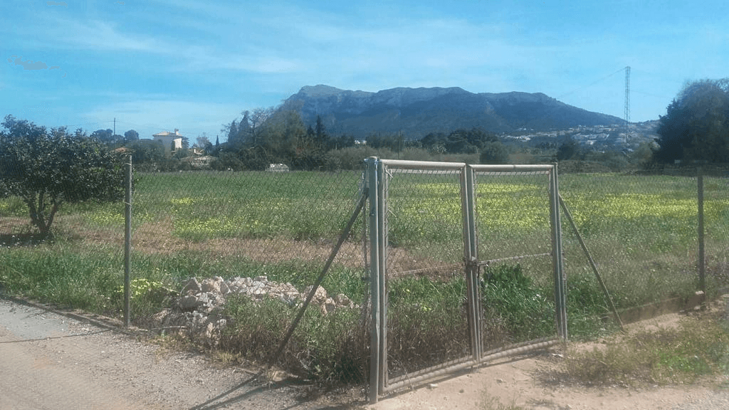 LARGE PLOT WITH ELECTRICITY AND WATER, ITEM BENIADLA DENIA