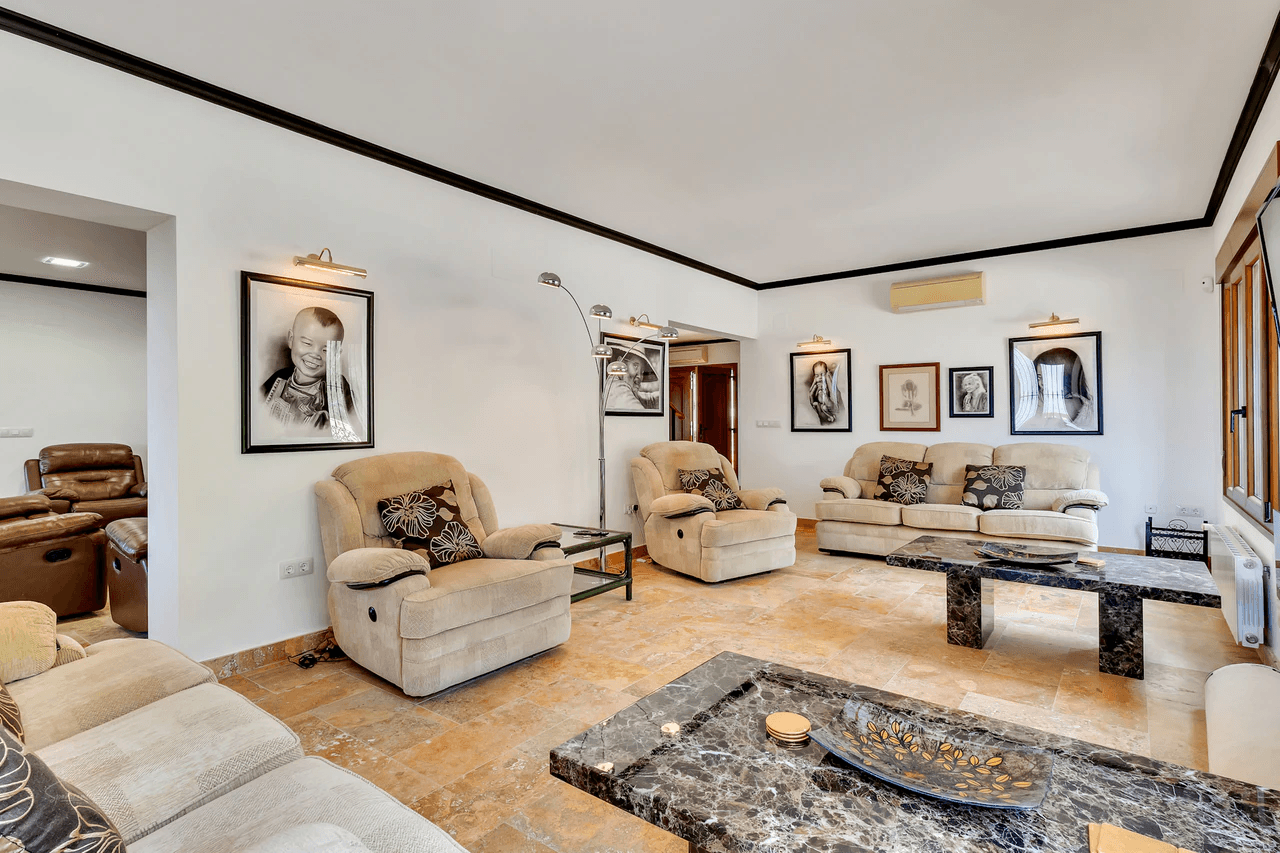 Villa for sale in Beniarbeig