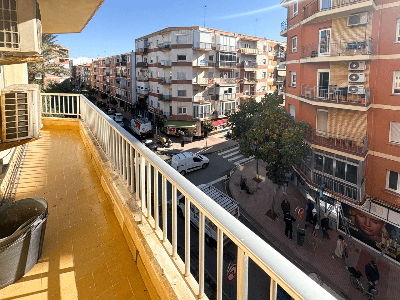 Huge apartment in the center of Dénia to reform.