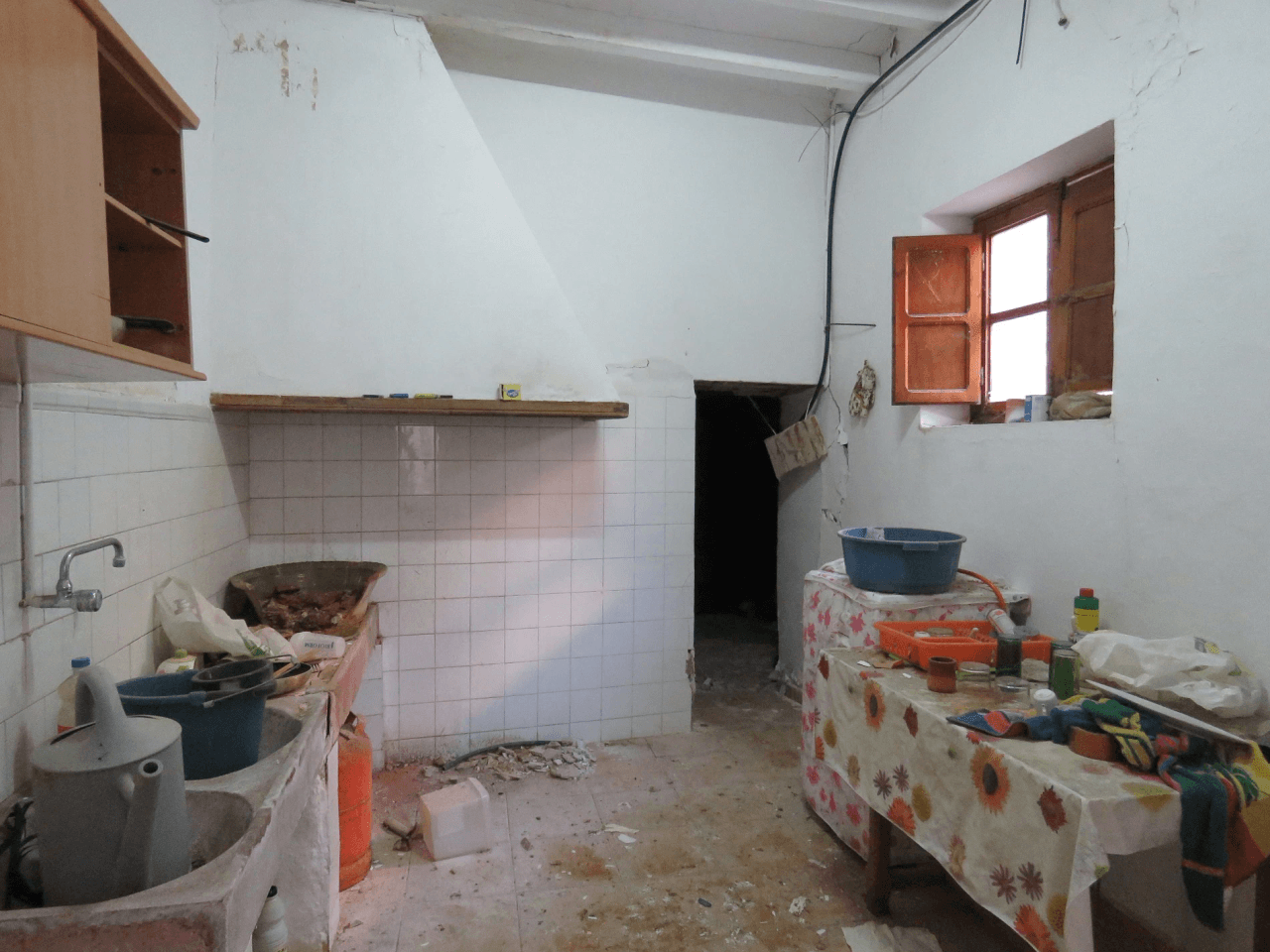Village house to reform in El Verger.
