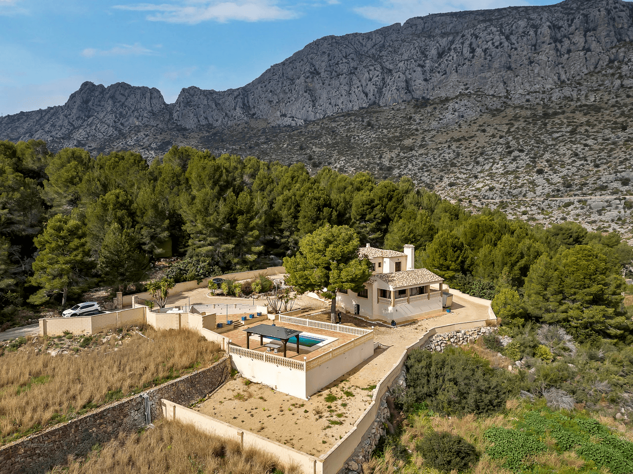 Villa for sale in Beniarbeig