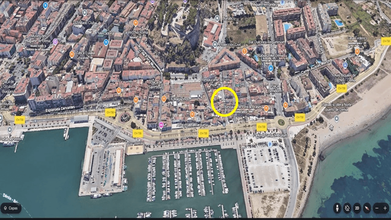 VILLAGE HOUSE IN PORT DENIA - 4 Bedrooms + 3 Bathrooms