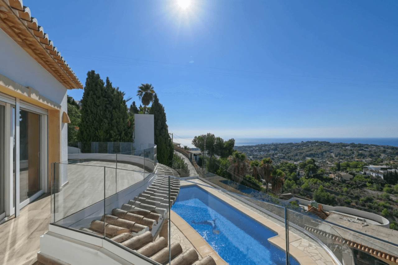 . TWO VILLAS + GUEST APARTMENT . MORAIRA. SEA VIEWS