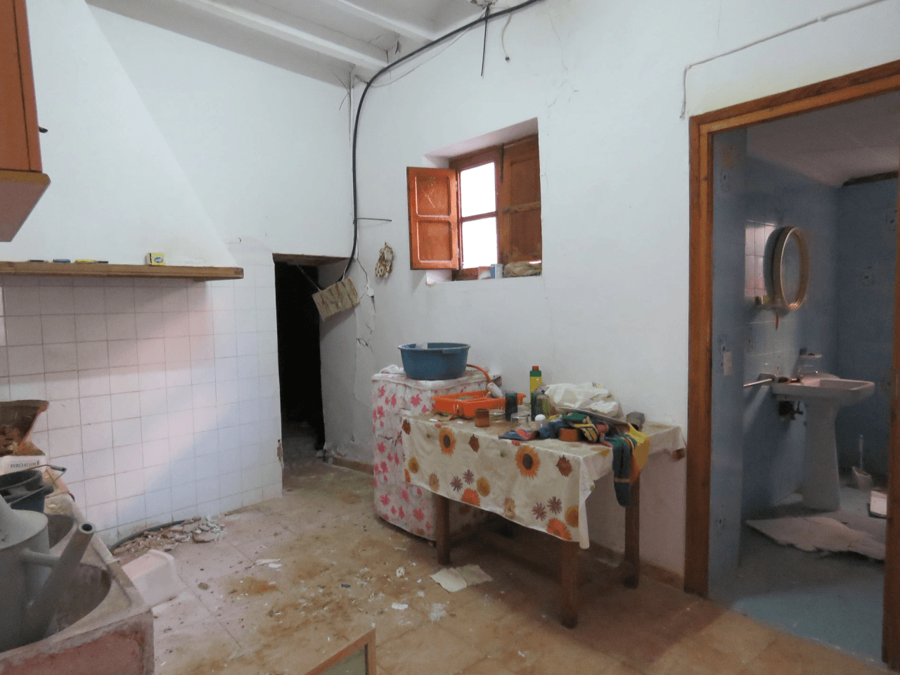 Village house to reform in El Verger.