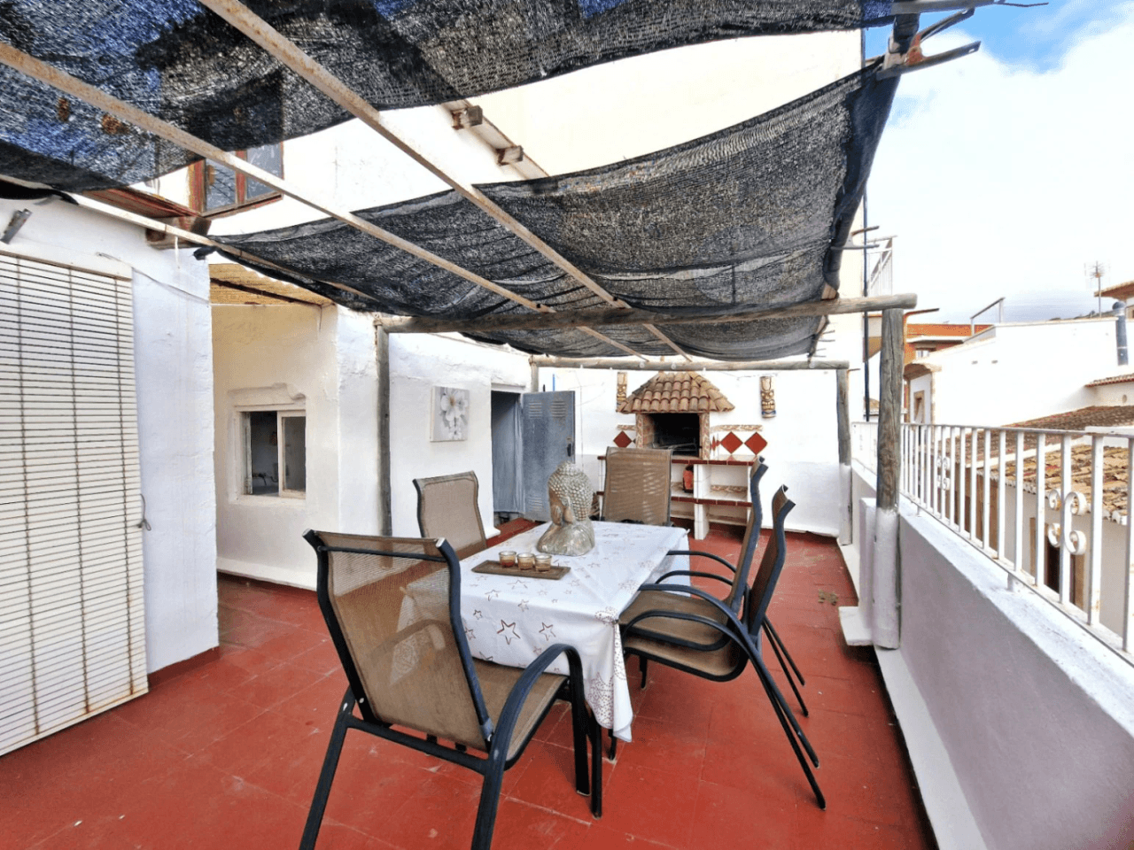Townhouse with 10 rooms in the center of Jávea.