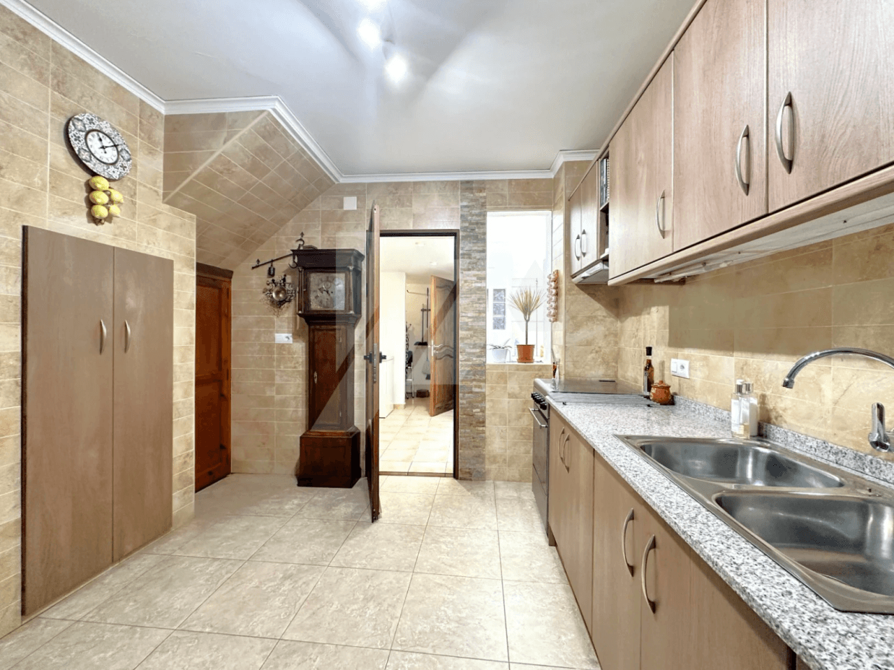 House for sale with character in the historic center of Teulada.
