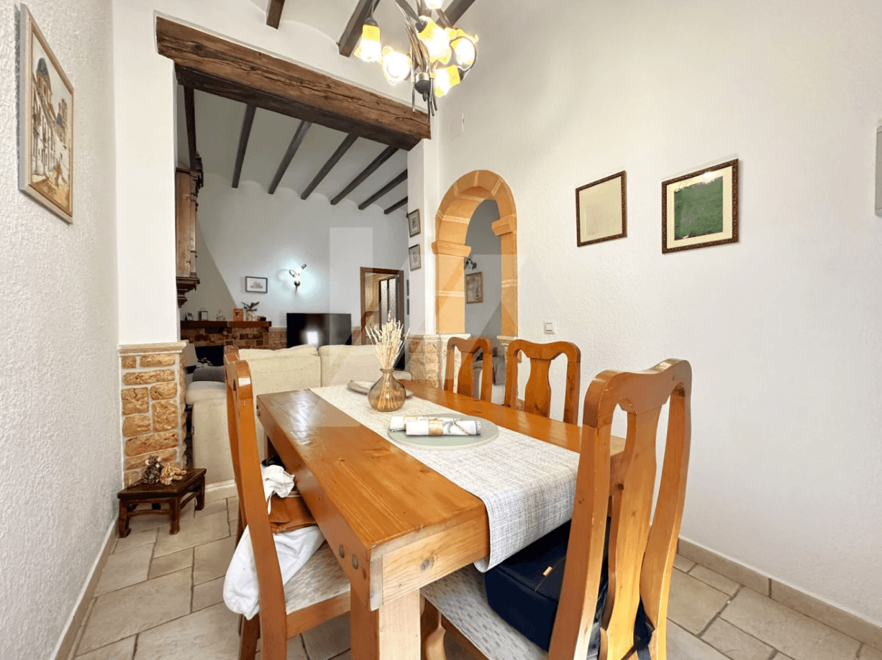 House for sale with character in the historic center of Teulada.