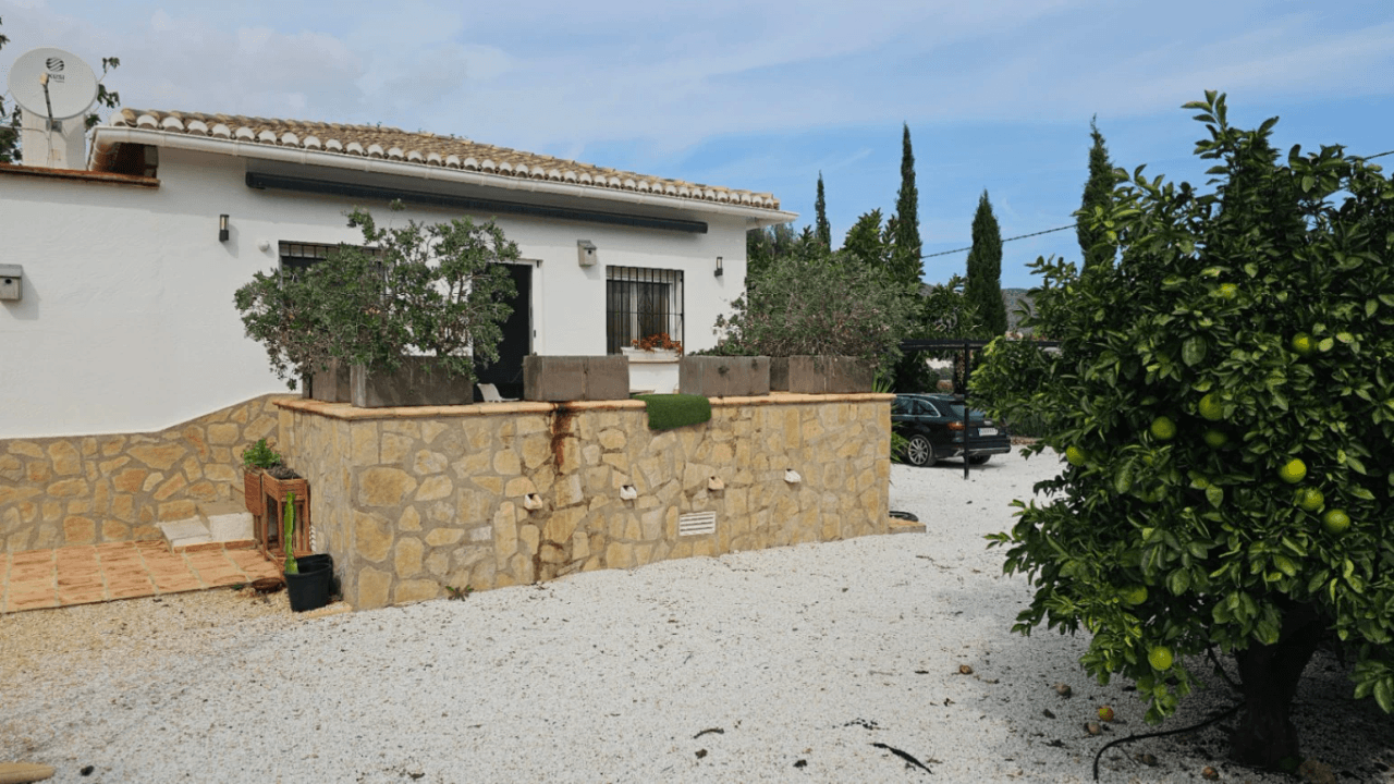 Country house for sale in Pego