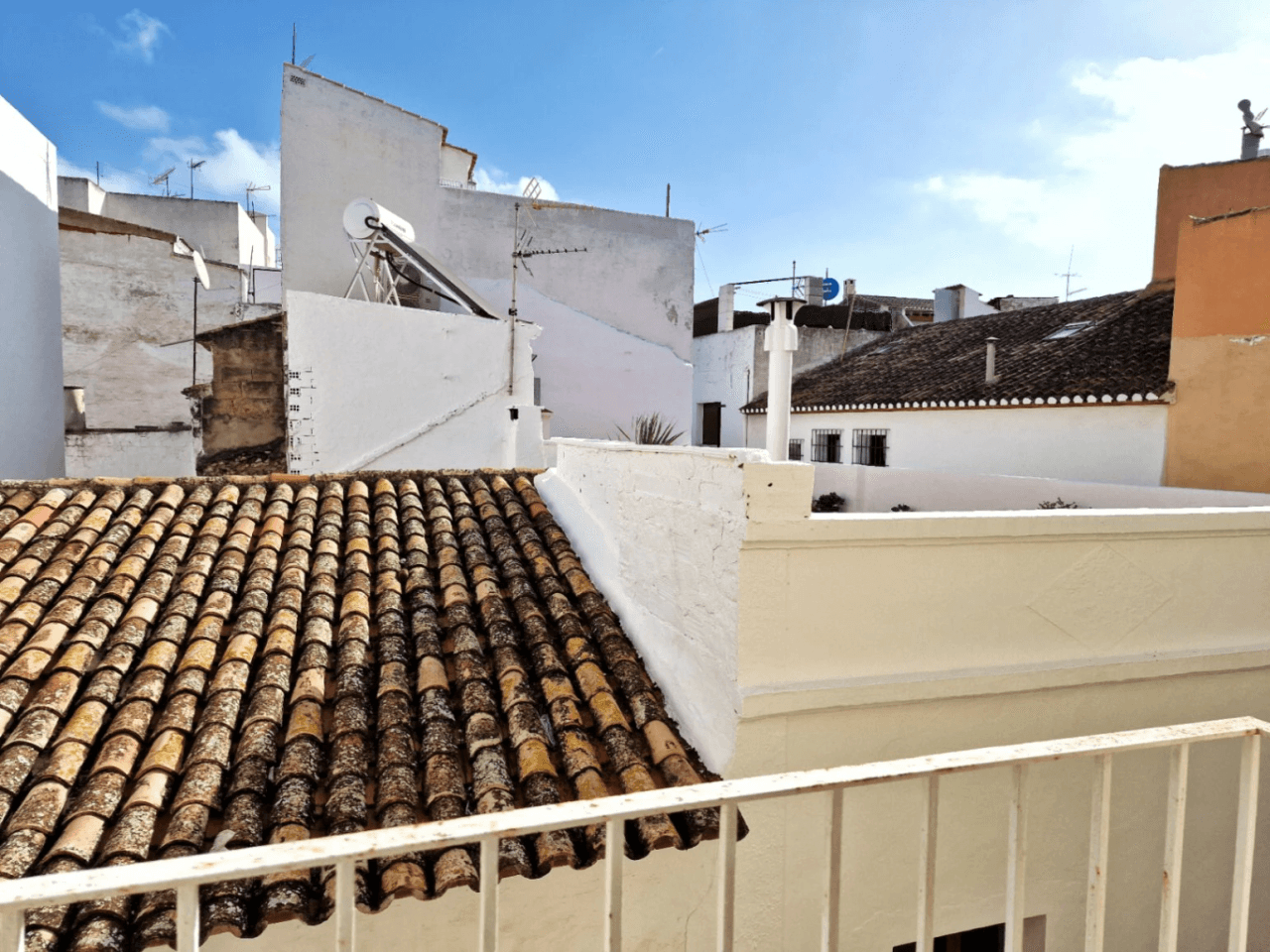 Townhouse with 10 rooms in the center of Jávea.
