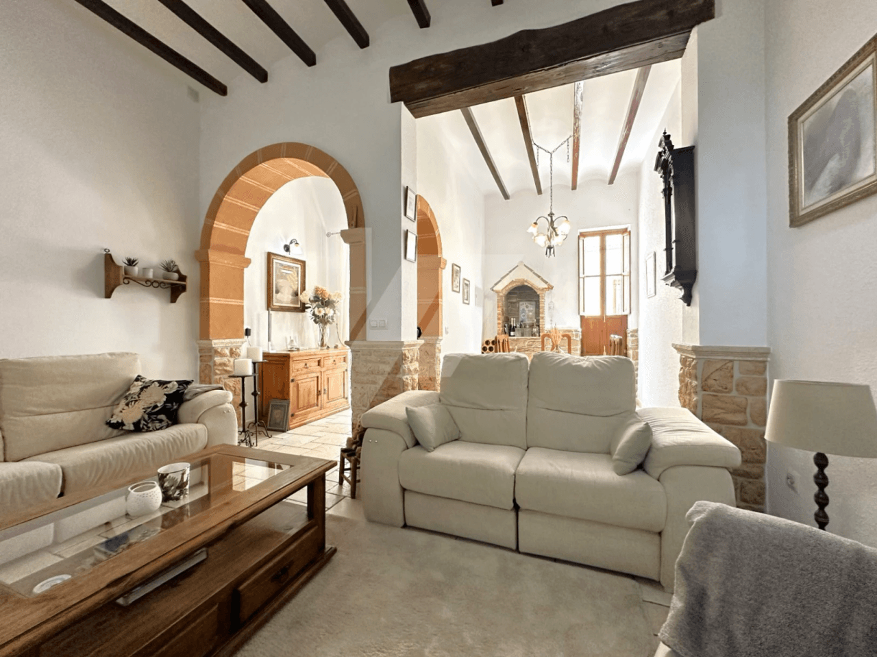House for sale with character in the historic center of Teulada.