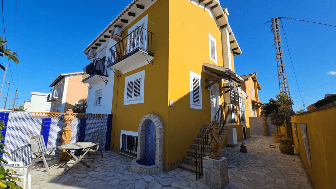 Semi-detached house for sale in Oliva