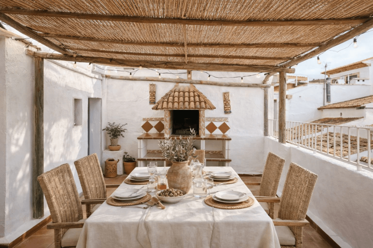 Townhouse with 10 rooms in the center of Jávea.