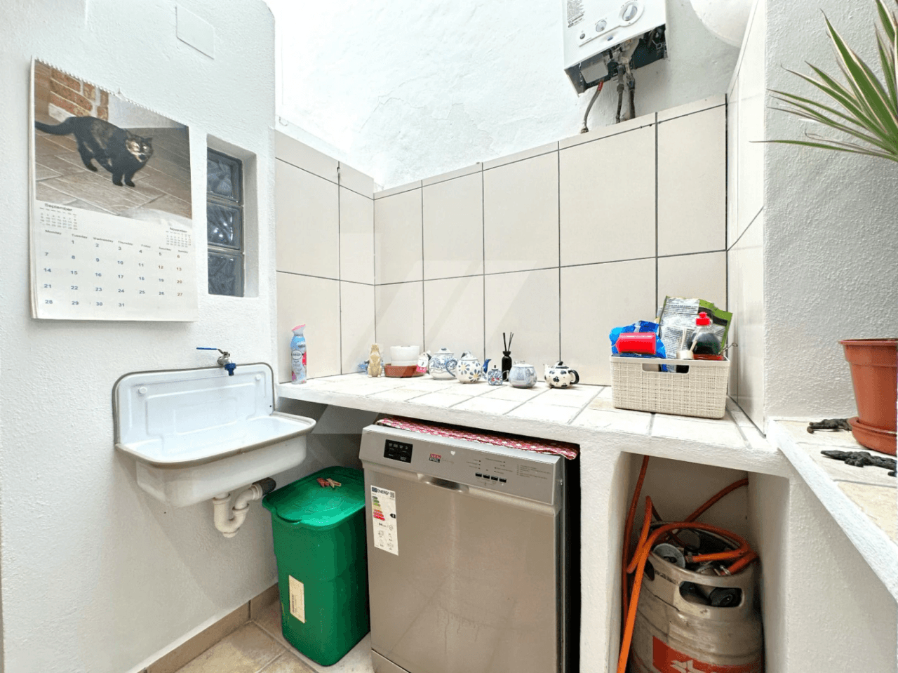 House for sale with character in the historic center of Teulada.
