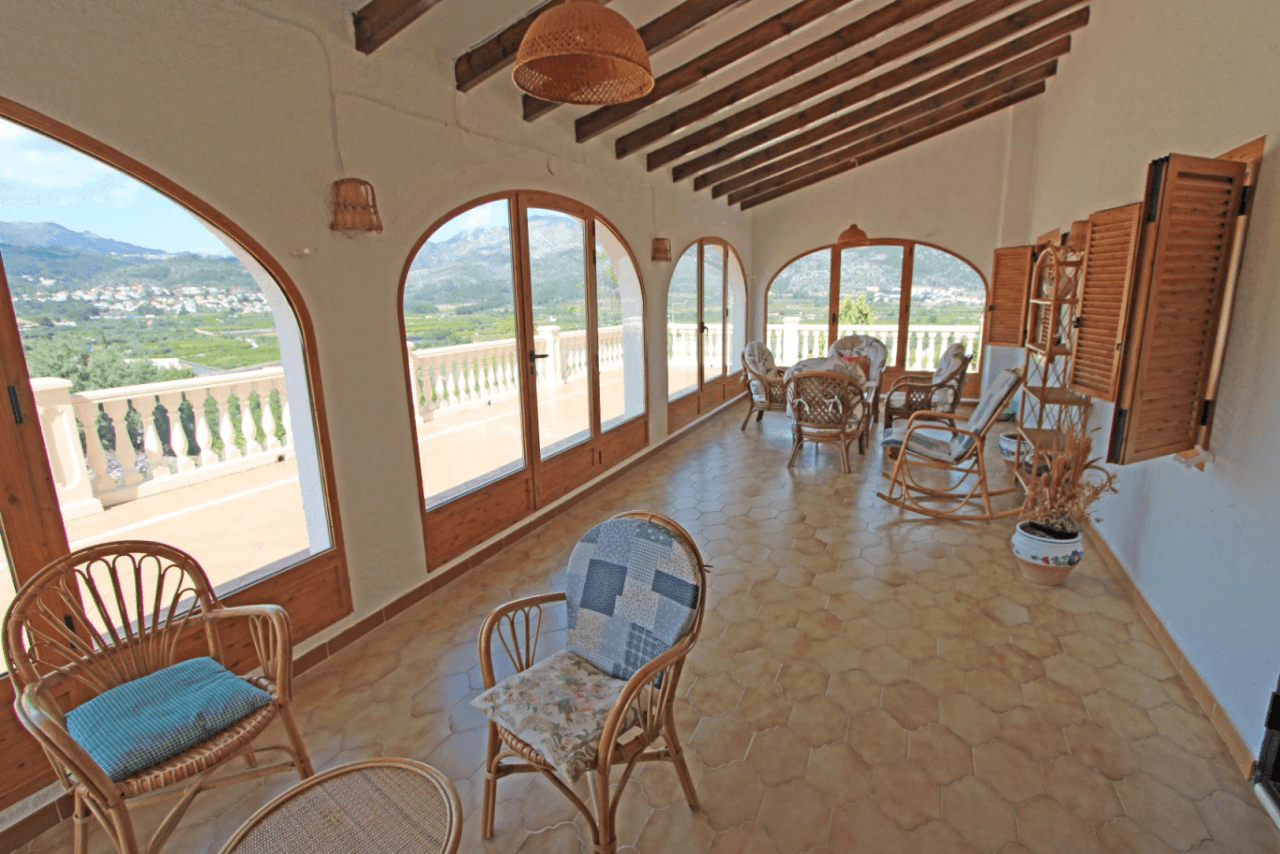 Villa for sale with two independent homes