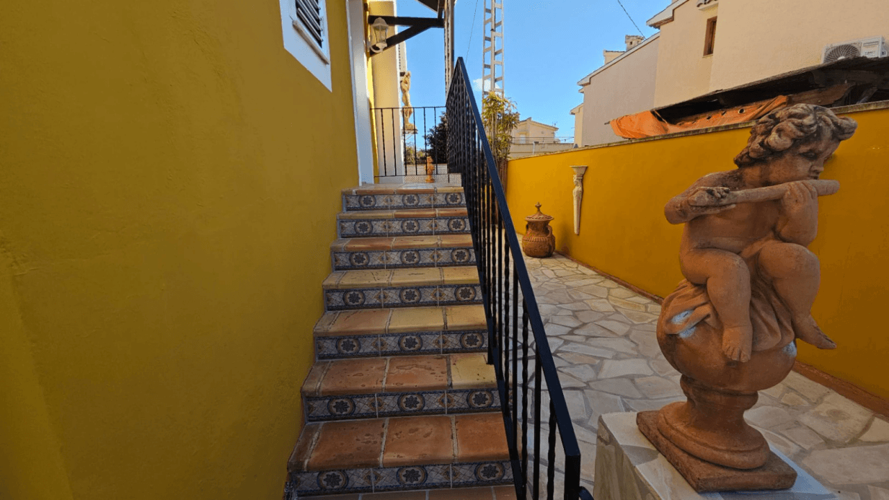 Semi-detached house for sale in Oliva
