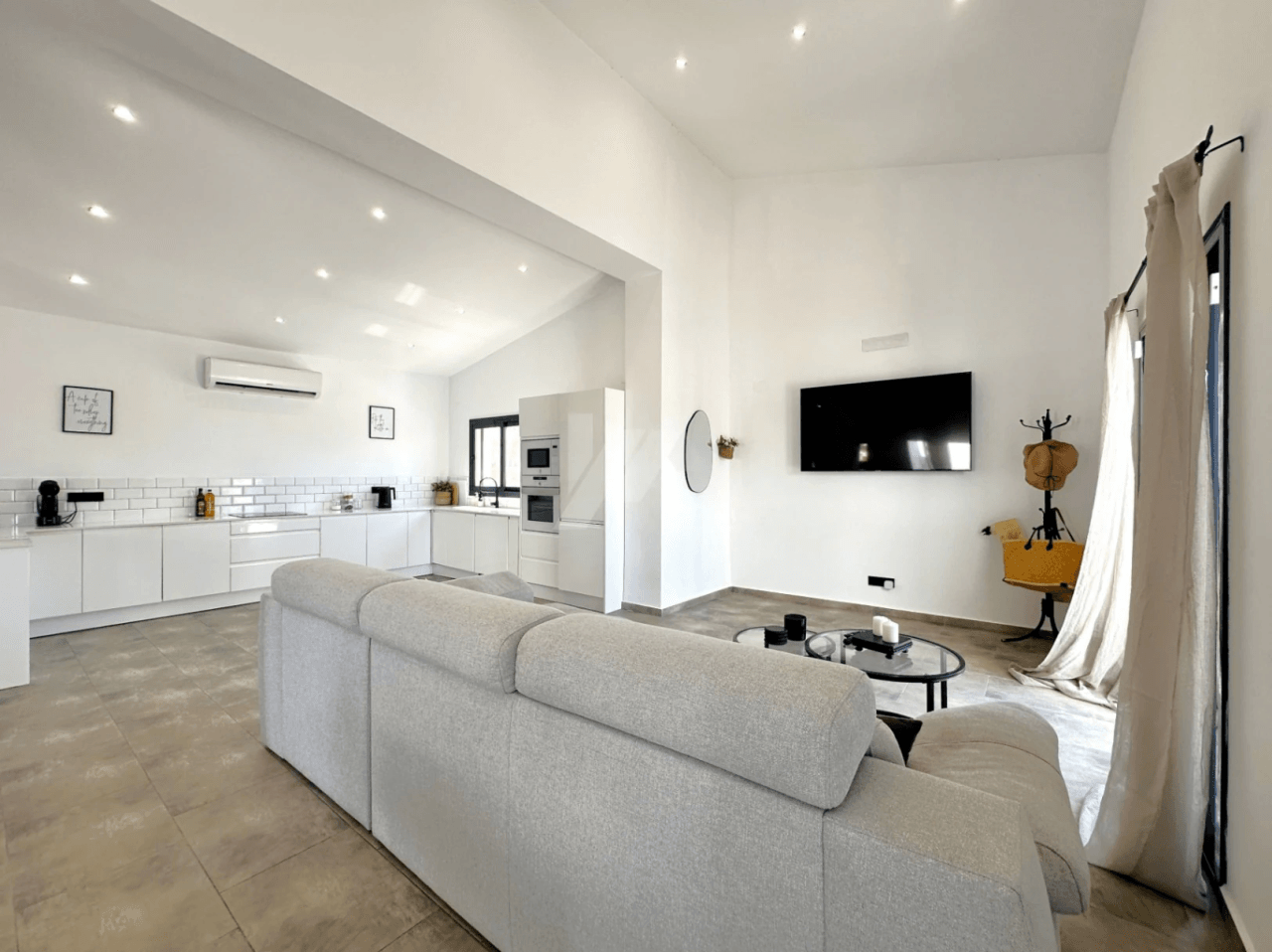 Spacious luxury villa for sale in San Jaime, Benissa coast.