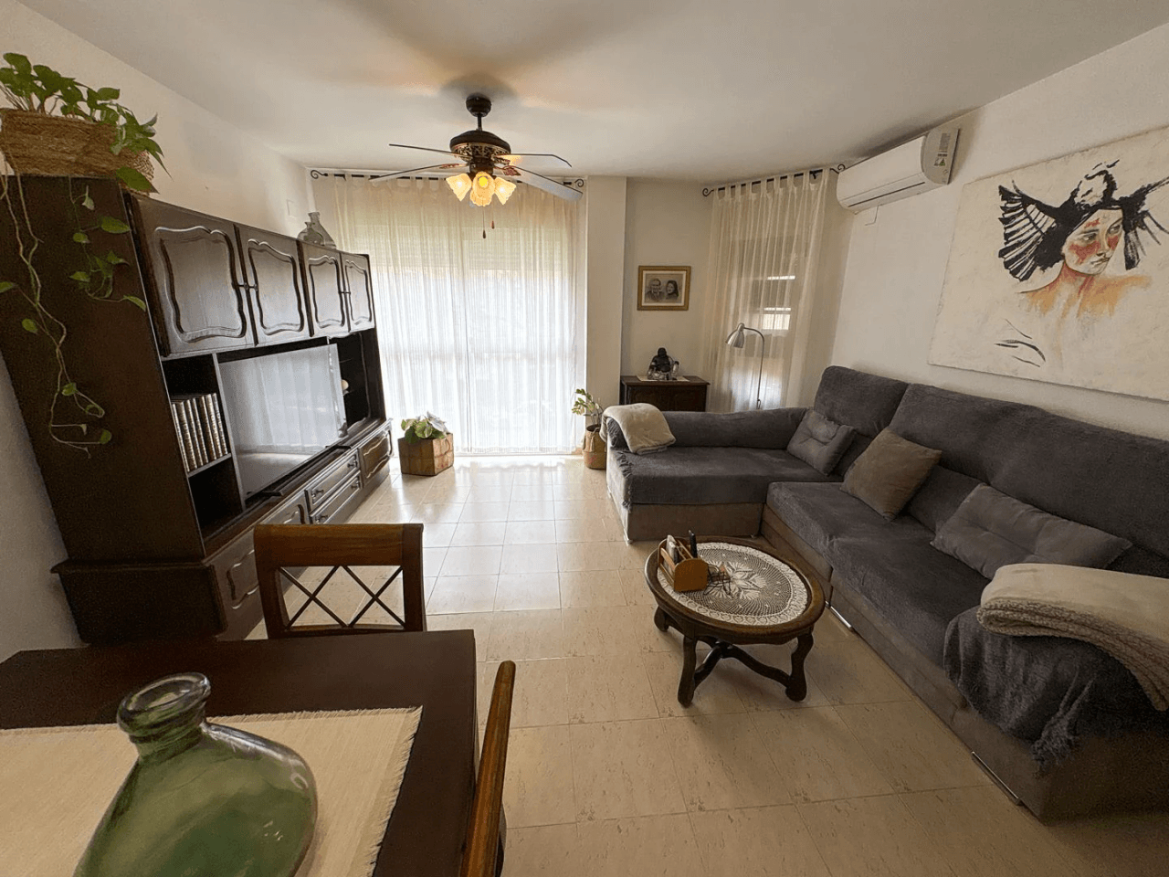 Appartement impeccable de 121 m² avec ascenseur, garage et cave sur l'avenue Miguel Hernández, Dénia.
