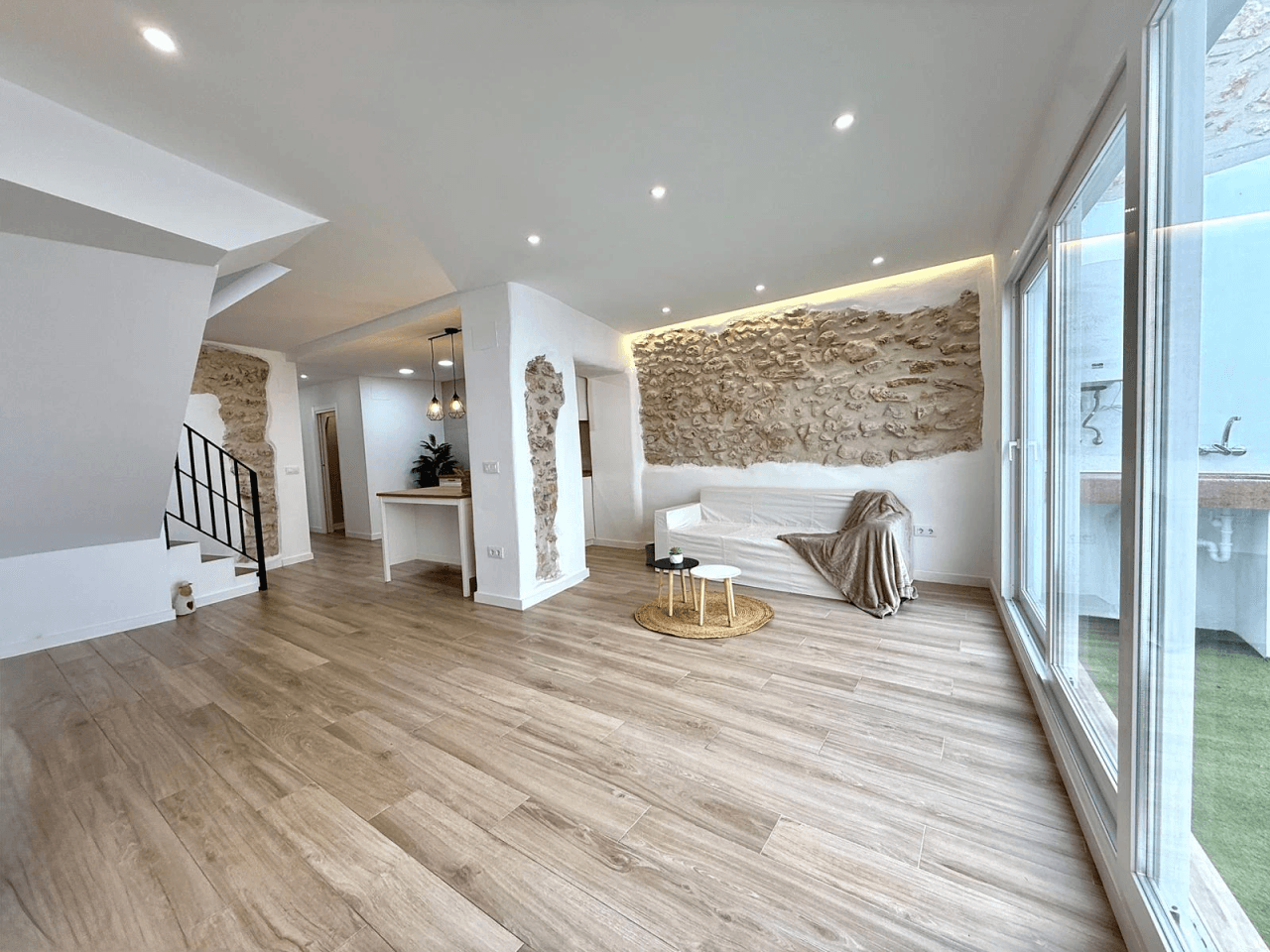 Large village house with three bedrooms in Pedreguer