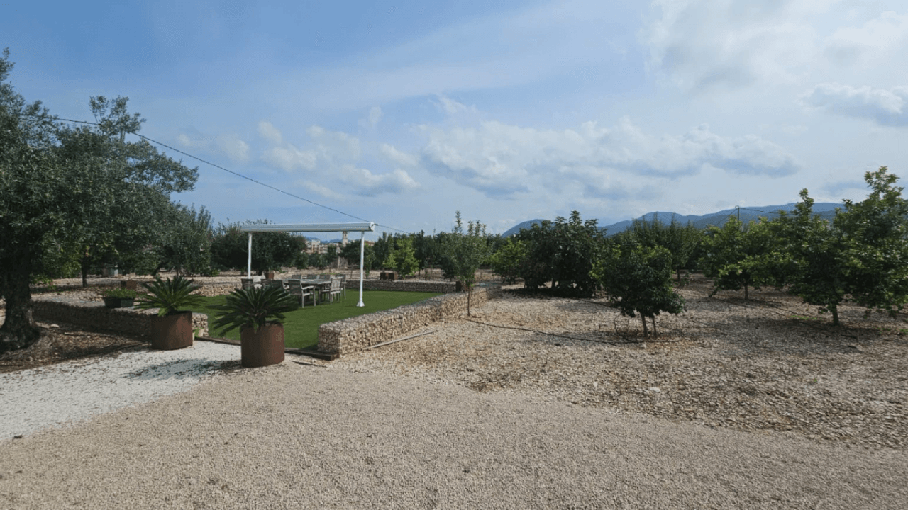 Country house for sale in Pego