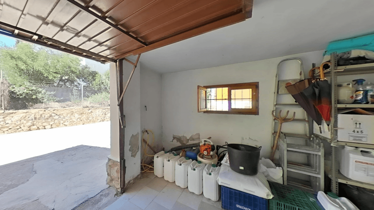 Villa met terrein in Pego