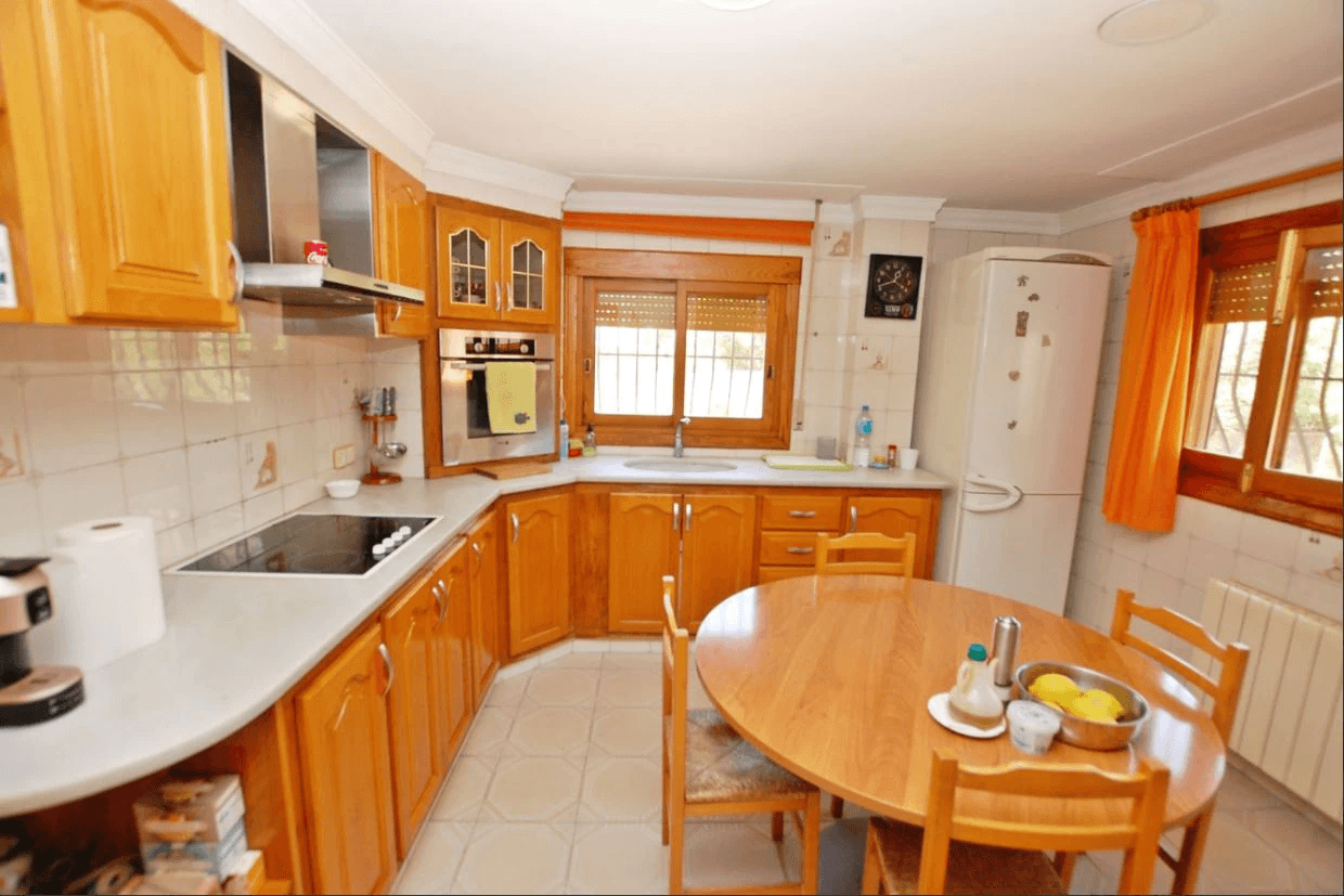 Villa met terrein in Pego