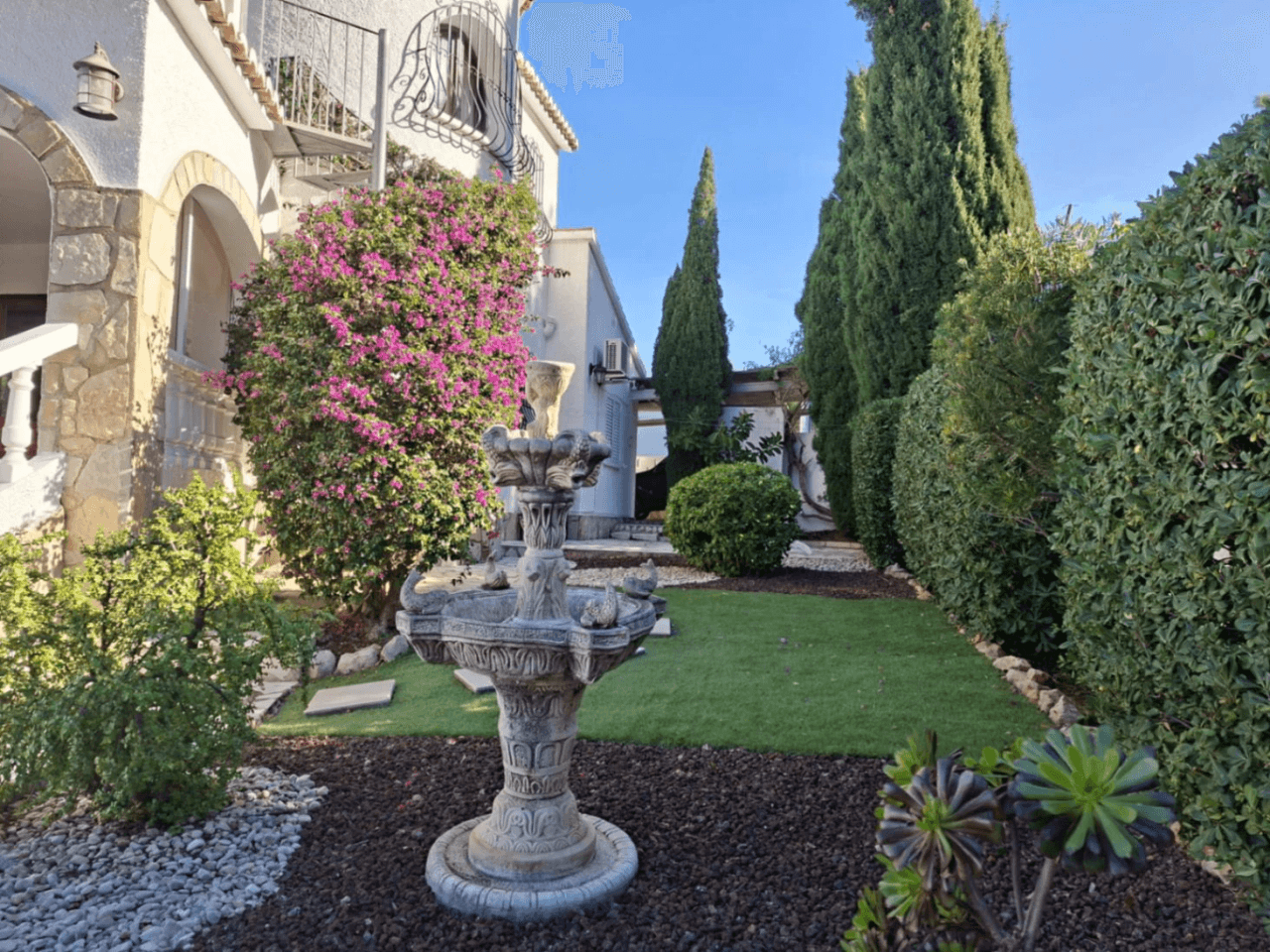 Chalet with sea and Montgó views, Denia